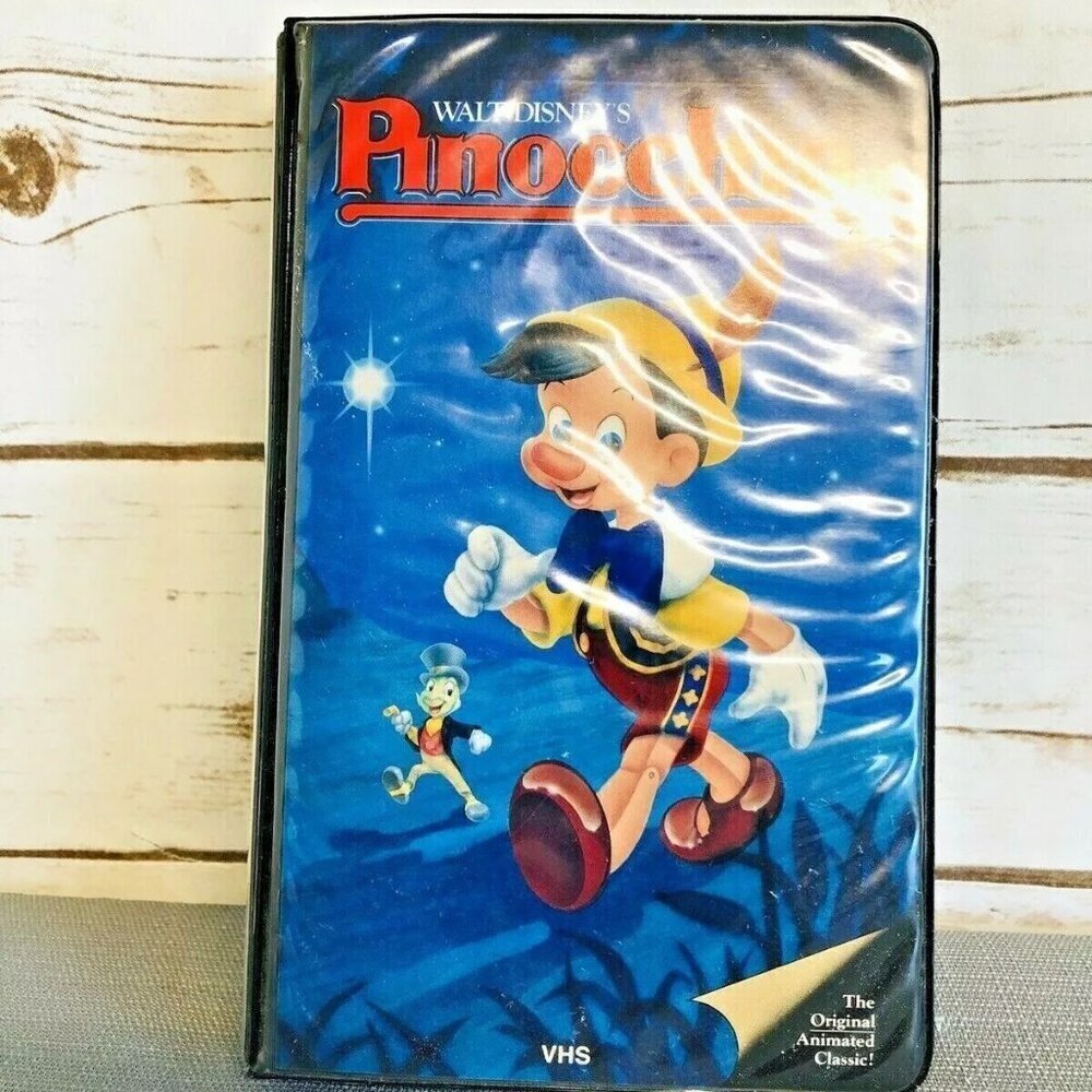 PINOCCHIO VHS Home Video Tape The Classic Walt Disney Clamshell Case